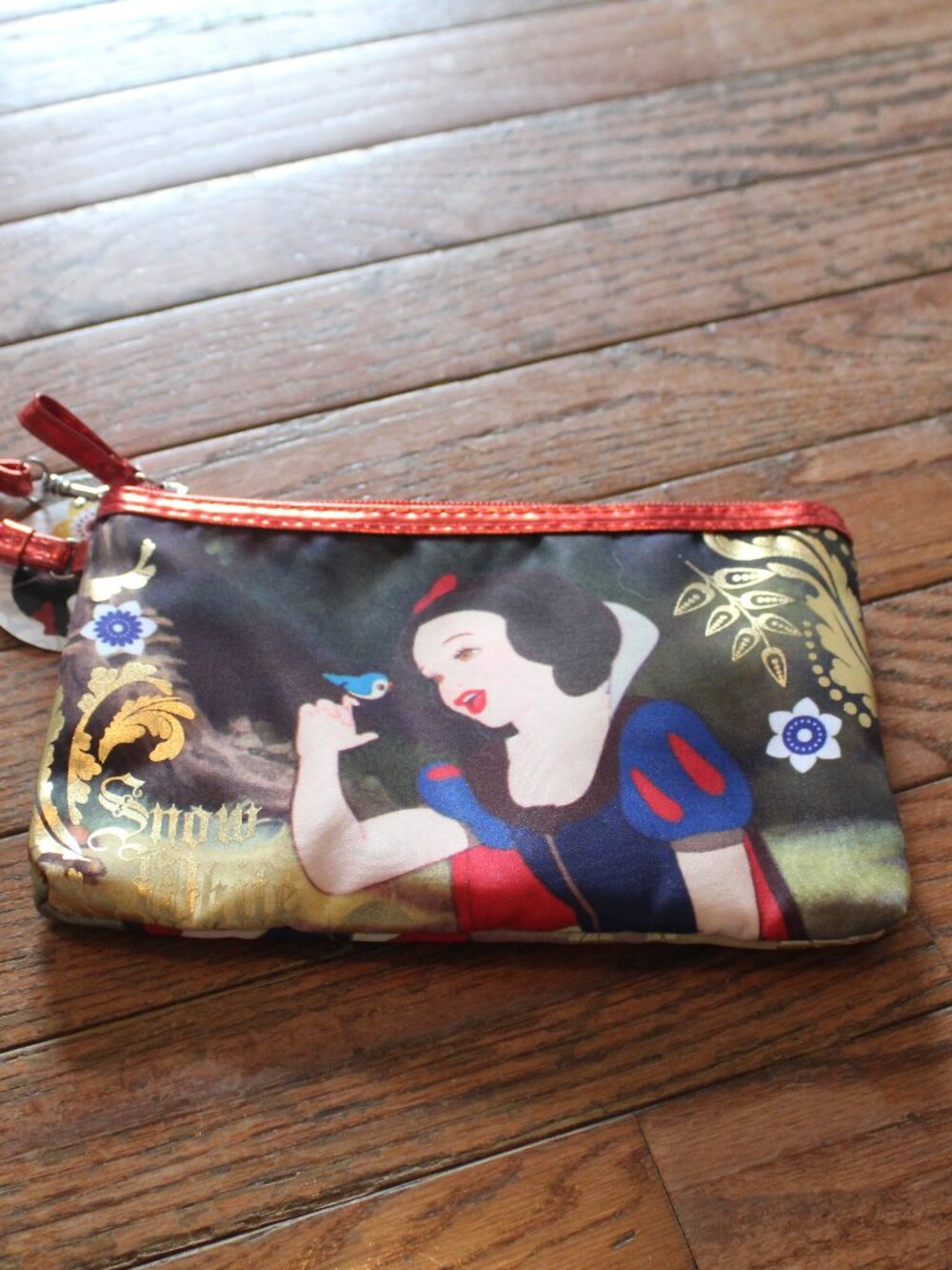 Soho Makeup Bag Snow White Beauty Bag Wristlet red New